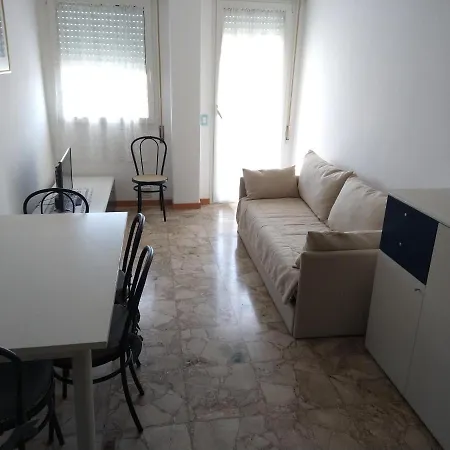 Appartamento Comodo A Pochi Metri Dal Mare *